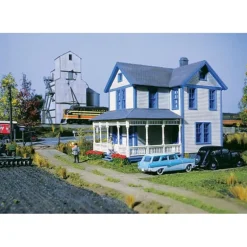 Walthers 933-3651 HO Aunt Lucy's House Building Kit - Your Source for Gaming Essentials*