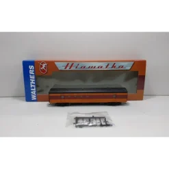 Walthers 932-9201 HO Scale Milwaukee Road 1955 Twin Cities Hiawatha RPO Car - Your Source for Gaming Essentials* Online